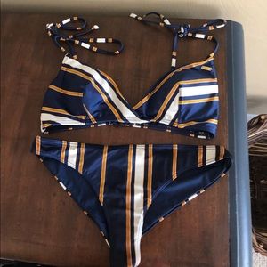 ROXY BIKINI SET (worn once)